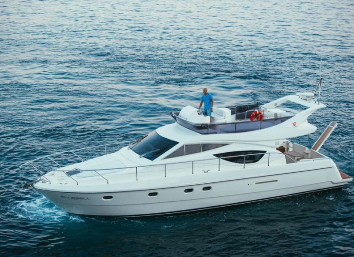 Ferretti-460