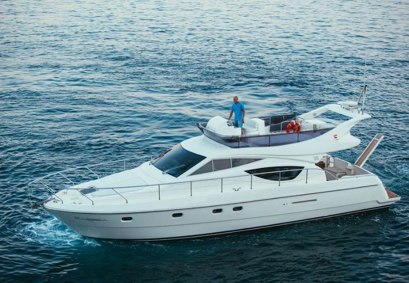 Ferretti-460