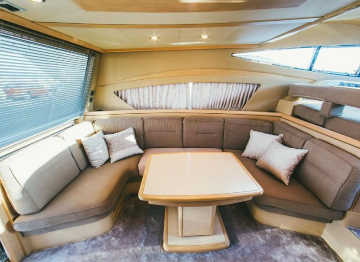 Ferretti-460